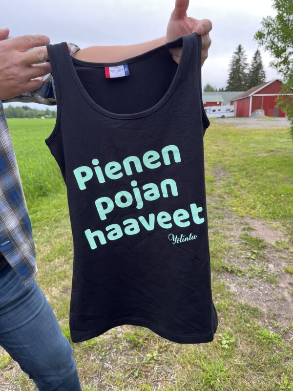 Toppi "PIENEN POJAN HAAVEET" musta