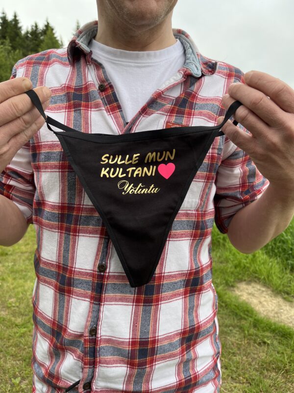 Stringit "SULLE MUN KULTANI" musta